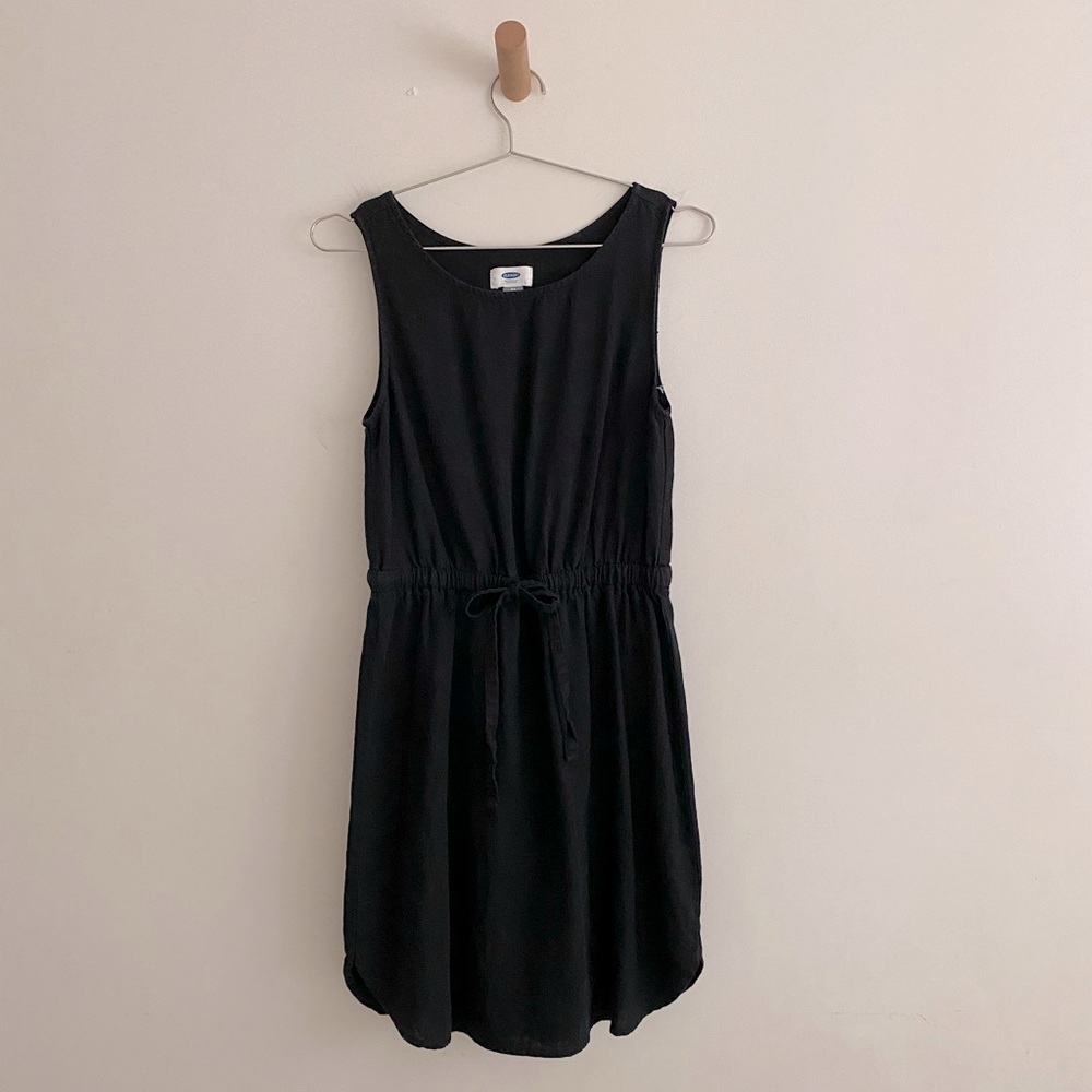 Old Navy little black tie waist dress xs fits up to size 4